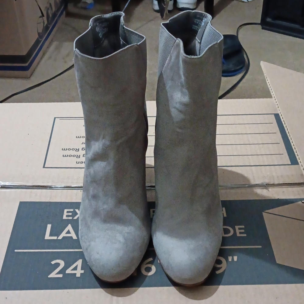 Steve  Madden  size 9 color gray